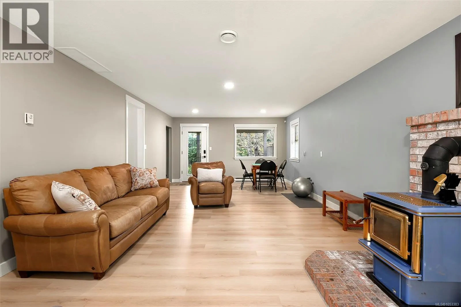 1225 Walter Gage St