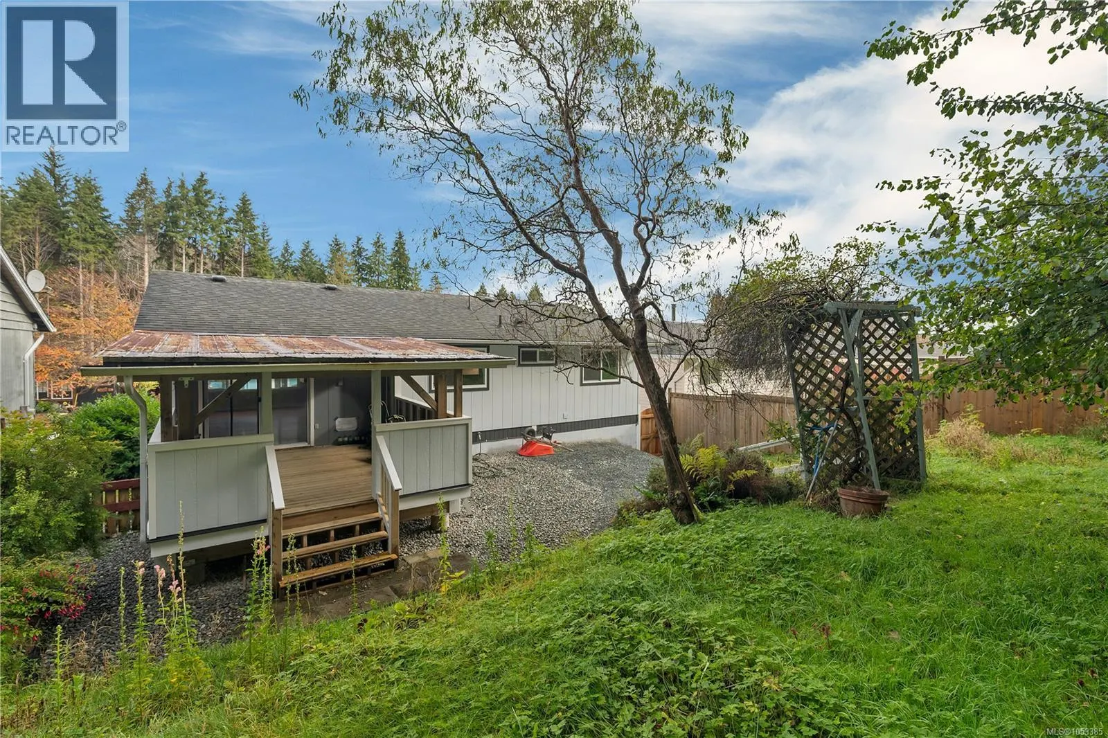 7810 Daphne Ave