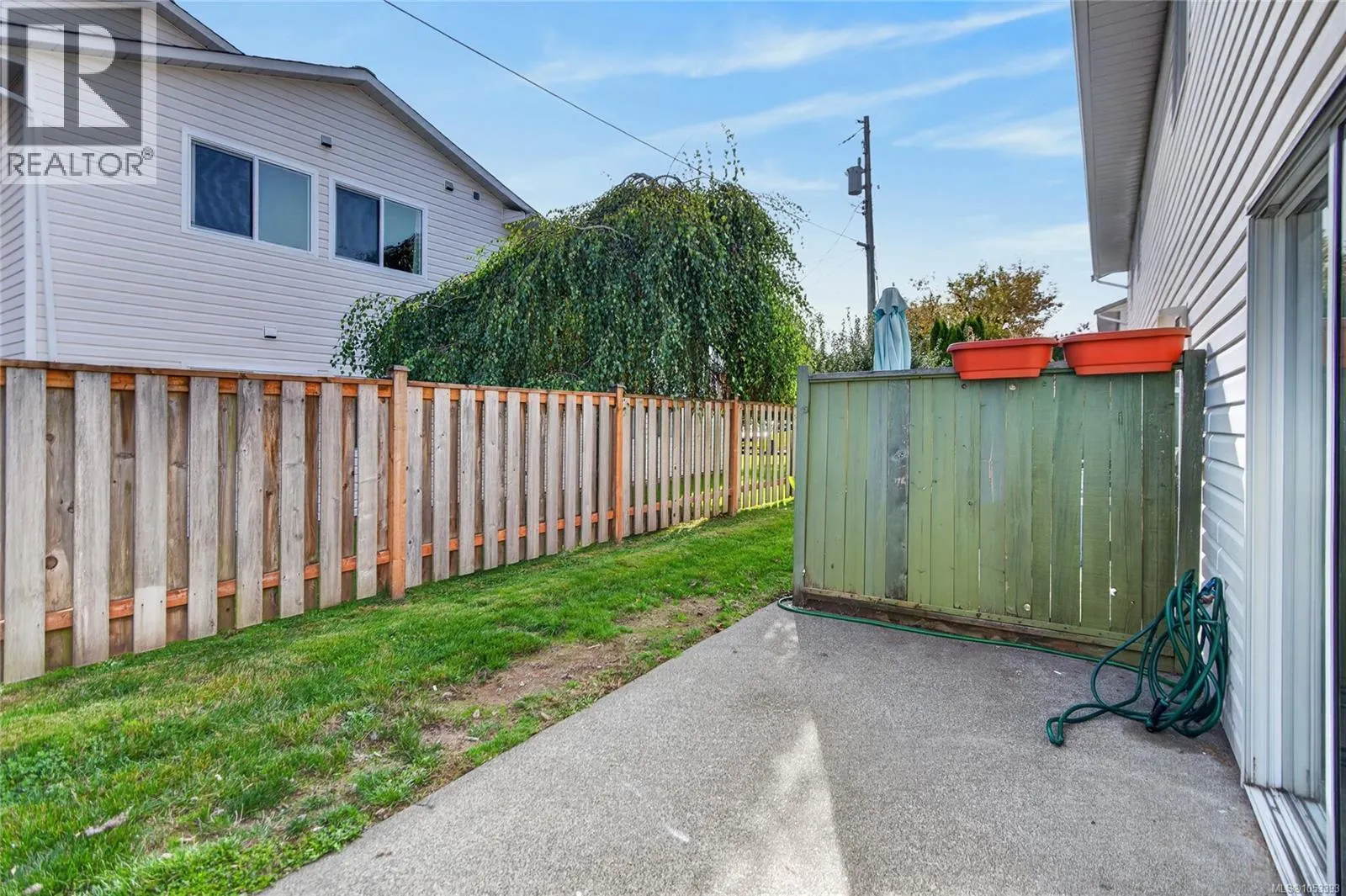 21 1095 Edgett Rd