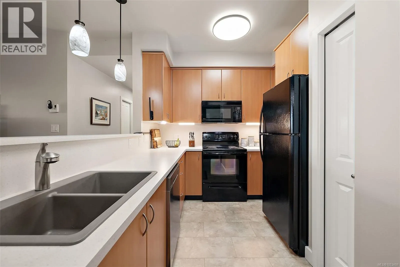 308E 1115 Craigflower Rd