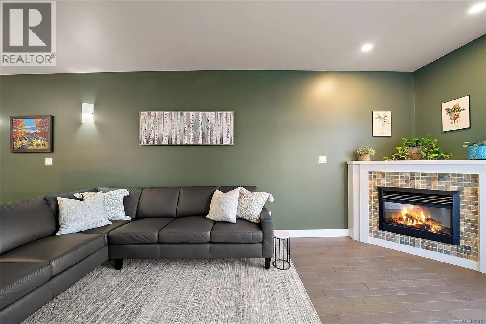 308E 1115 Craigflower Rd