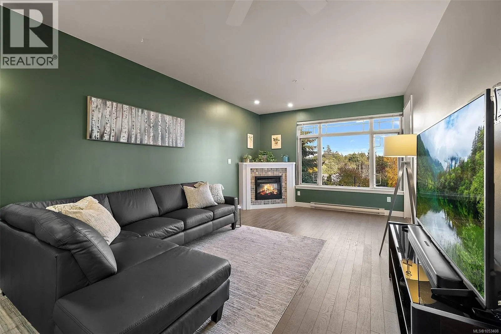 308E 1115 Craigflower Rd