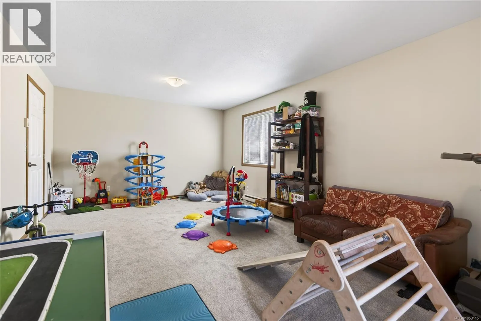 1270 Noel Ave