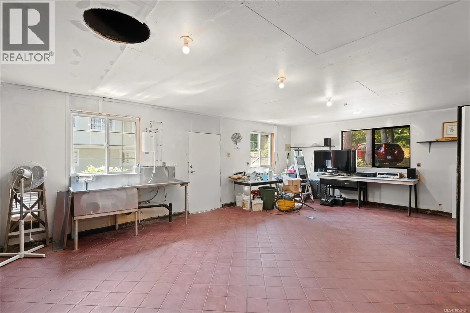 1220 Shawnigan-Mill Bay Rd