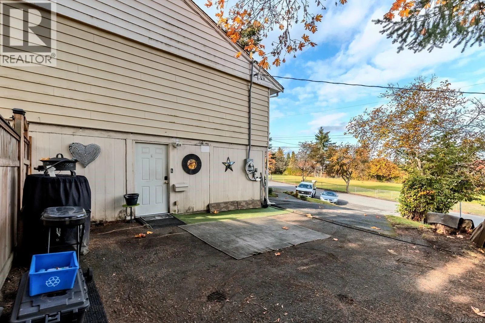 423 Poplar St