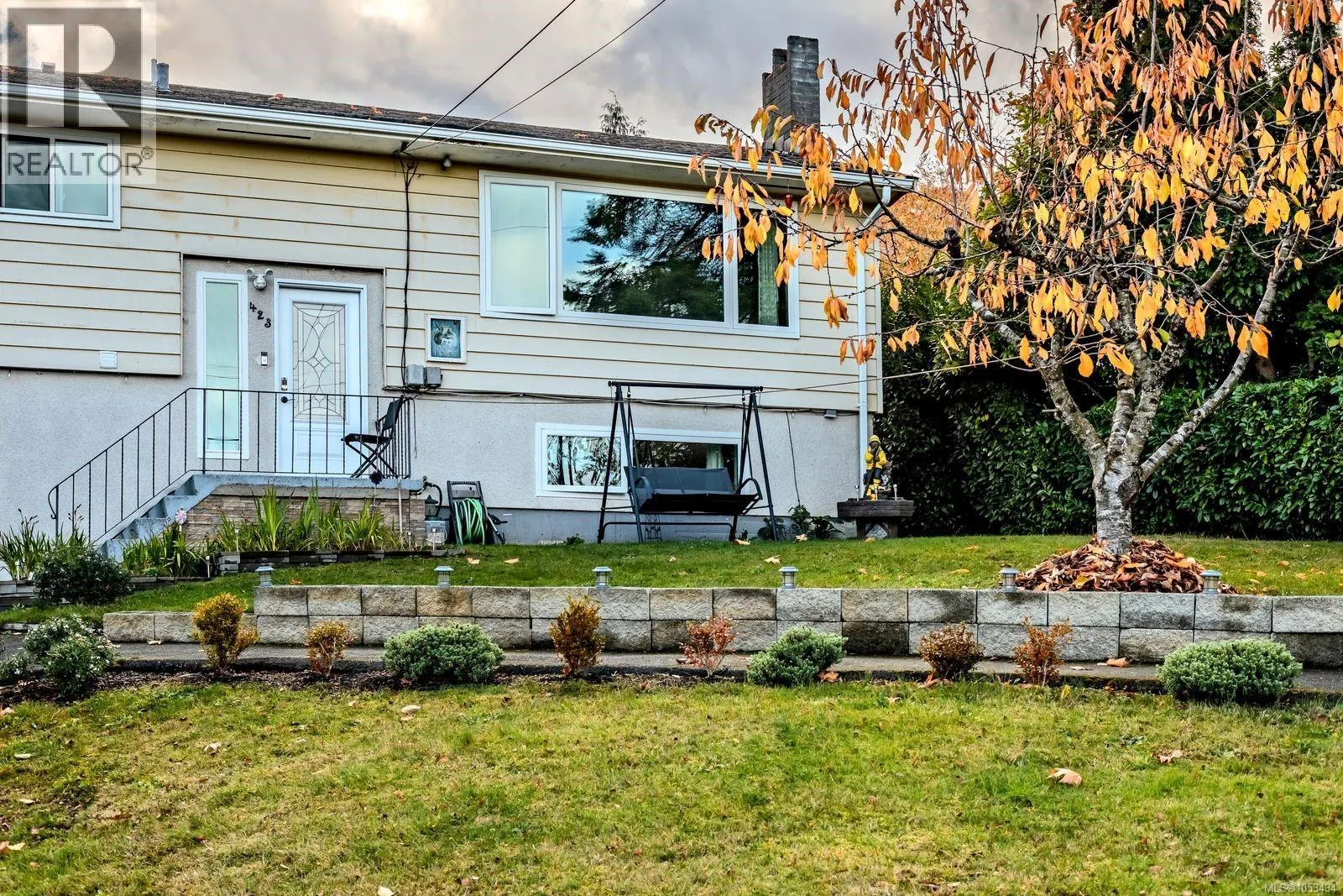 423 Poplar St