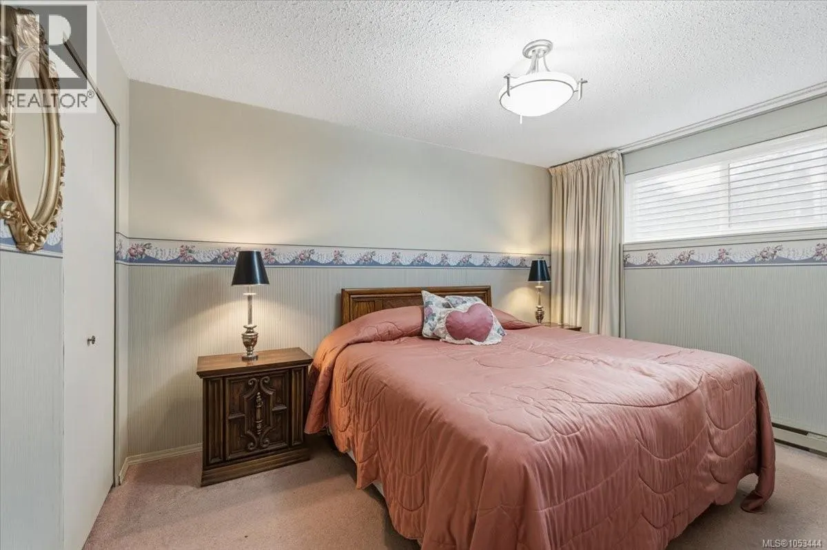 6087 Icarus Dr