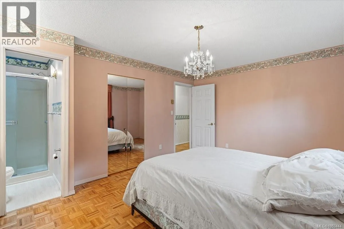 6087 Icarus Dr