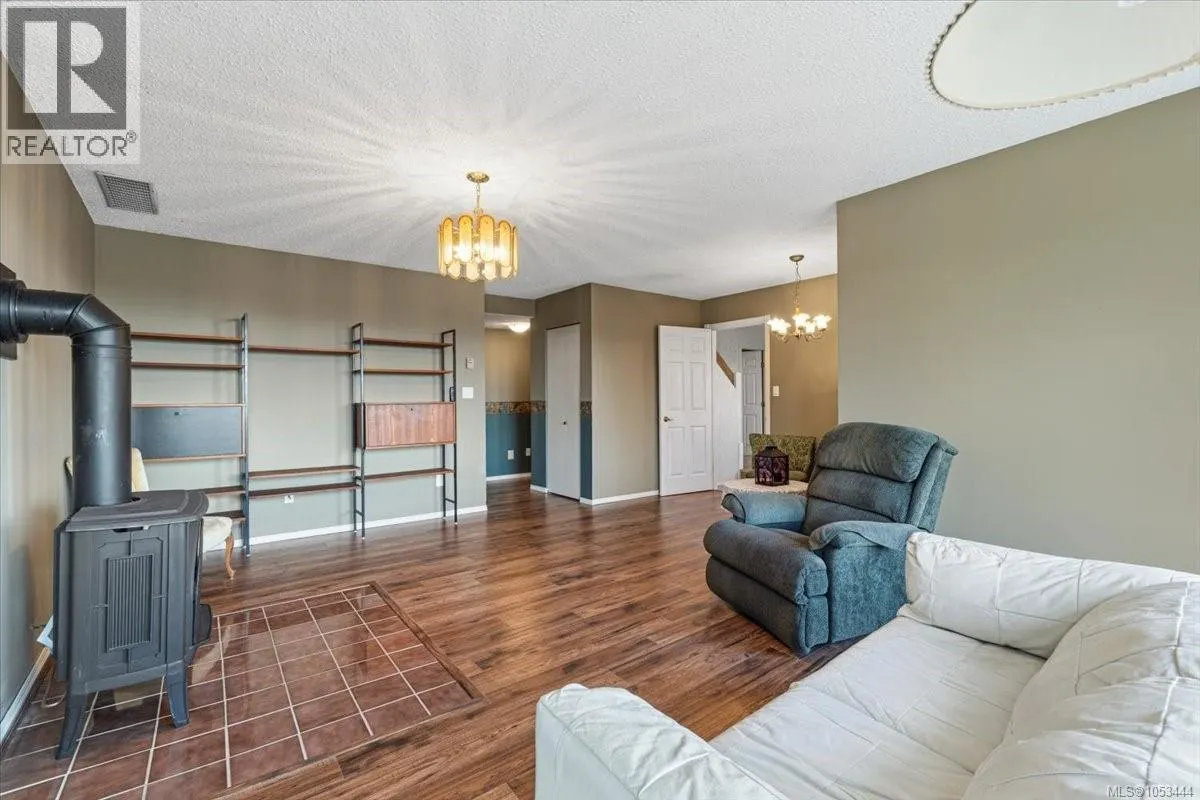 6087 Icarus Dr