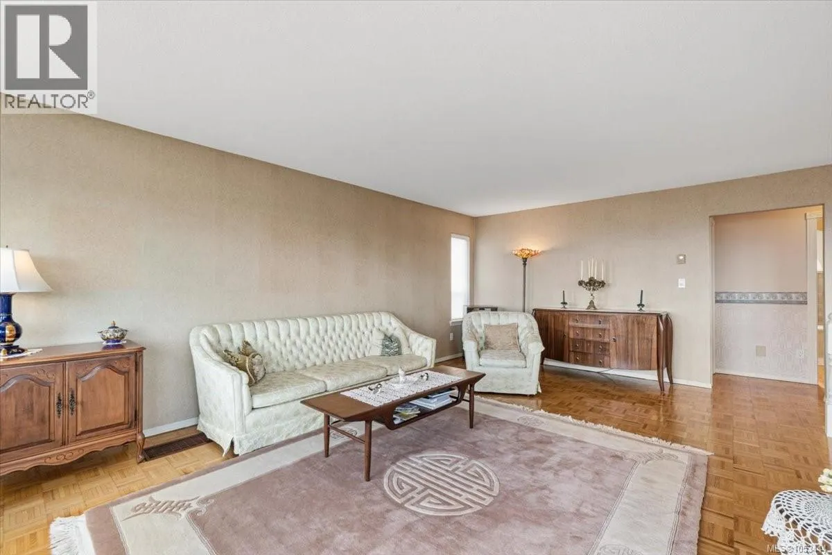 6087 Icarus Dr