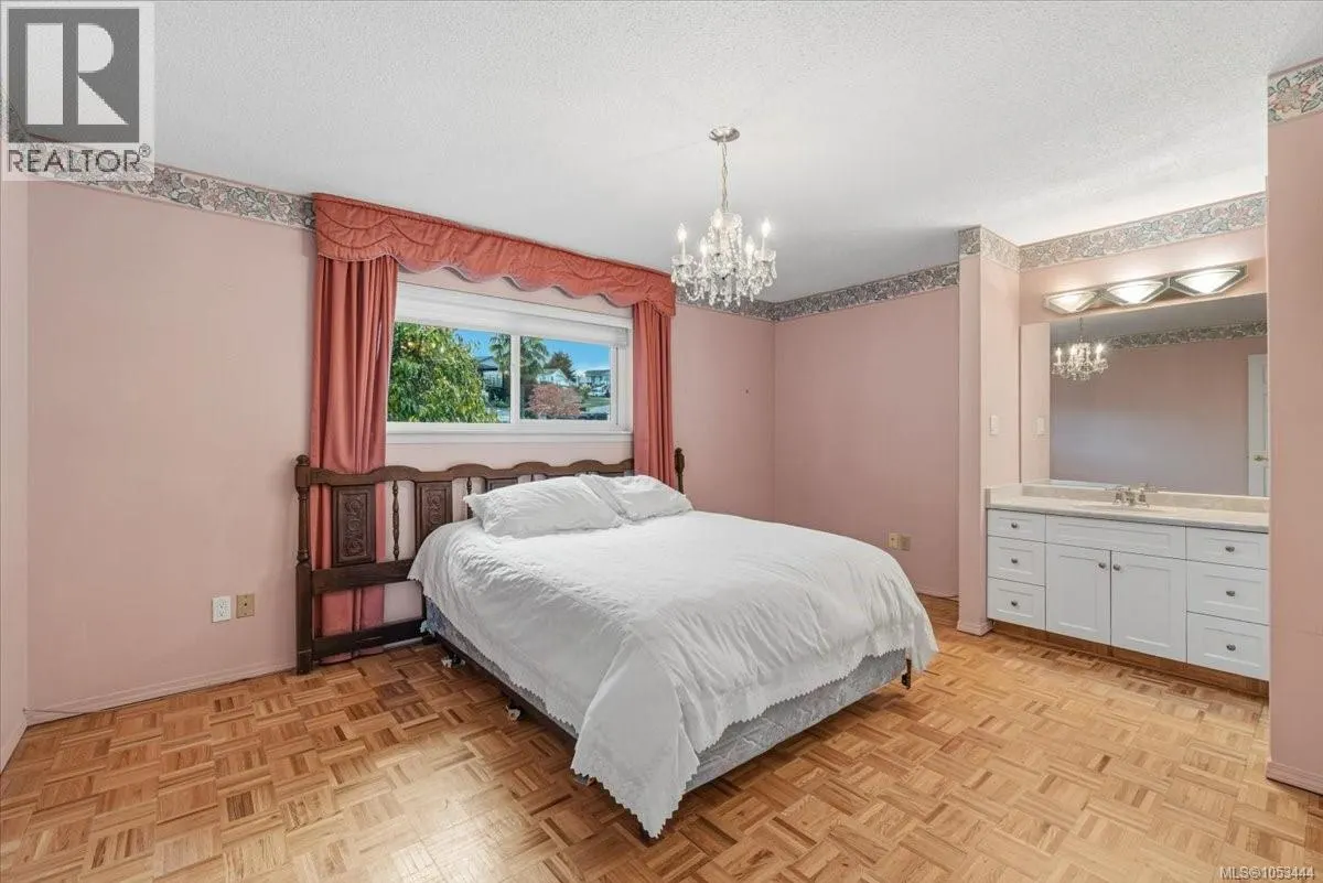 6087 Icarus Dr
