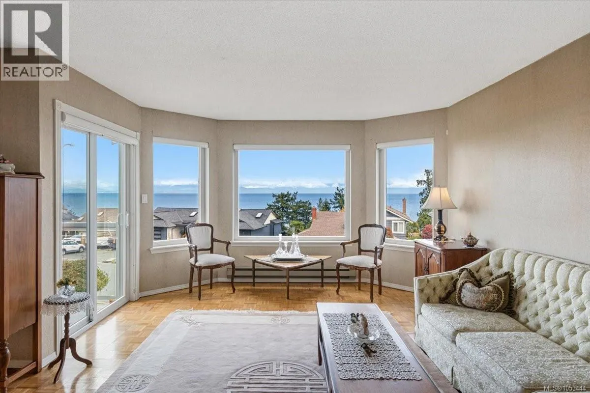 6087 Icarus Dr