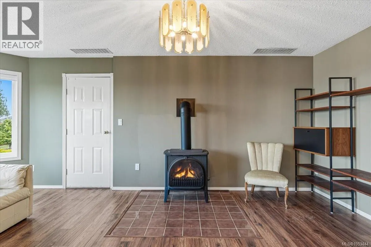 6087 Icarus Dr