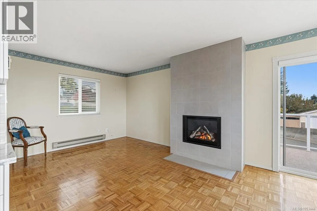 6087 Icarus Dr