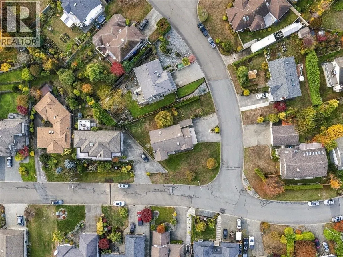 6087 Icarus Dr