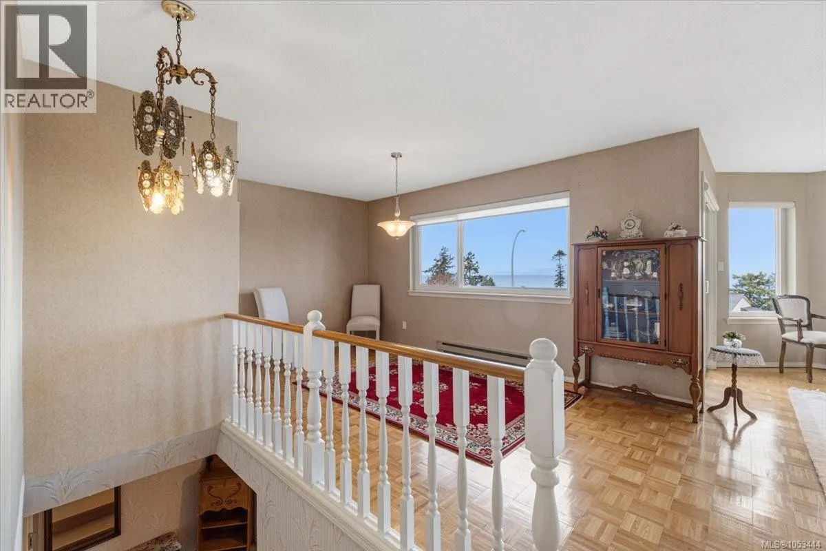 6087 Icarus Dr