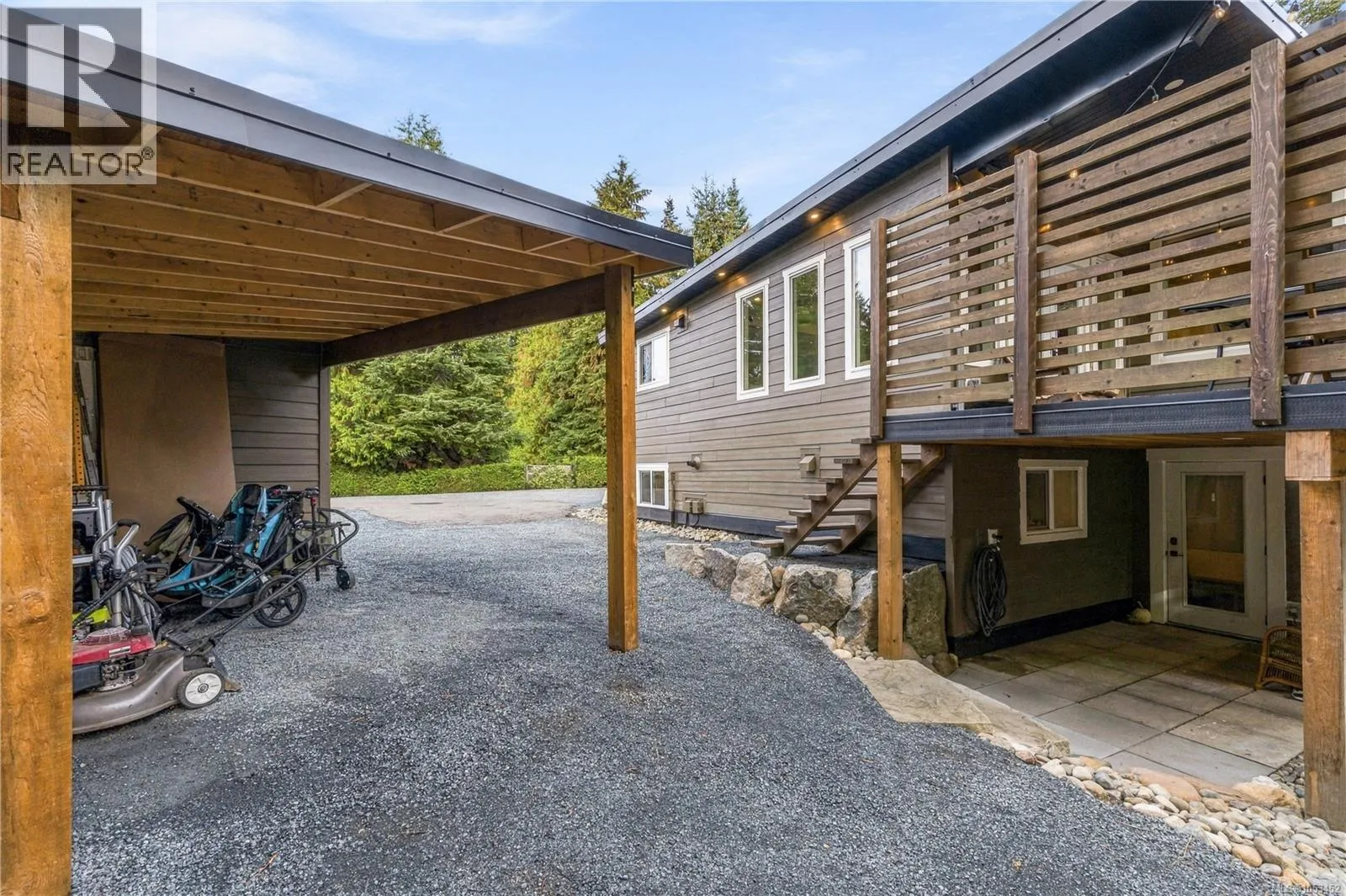 1518 Pacific Cres