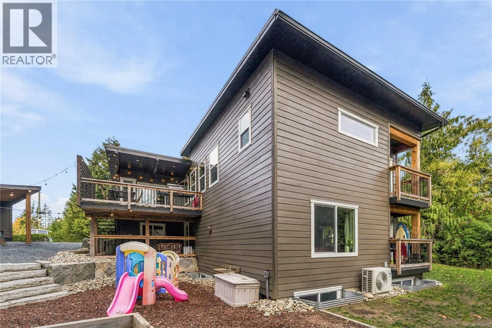 1518 Pacific Cres