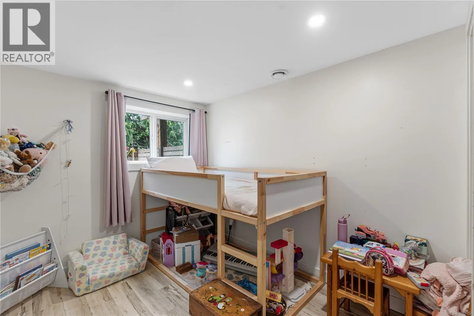1518 Pacific Cres