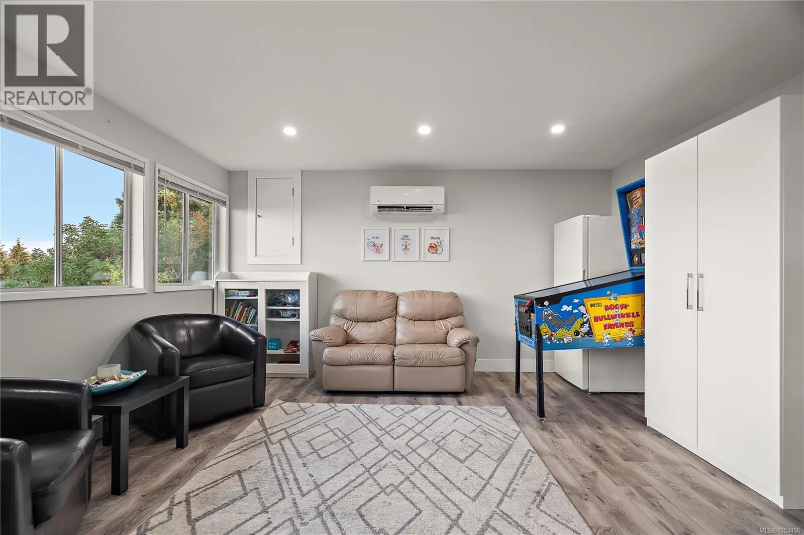 8750 Pender Park Dr
