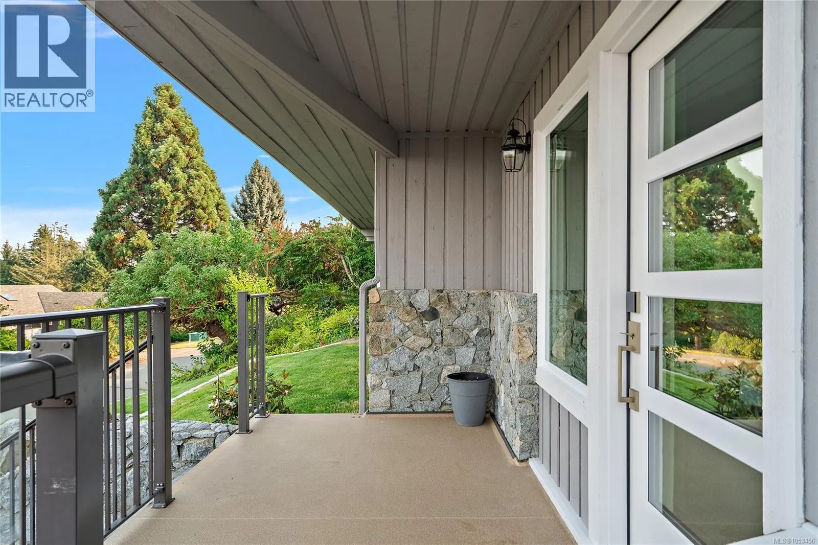 8750 Pender Park Dr
