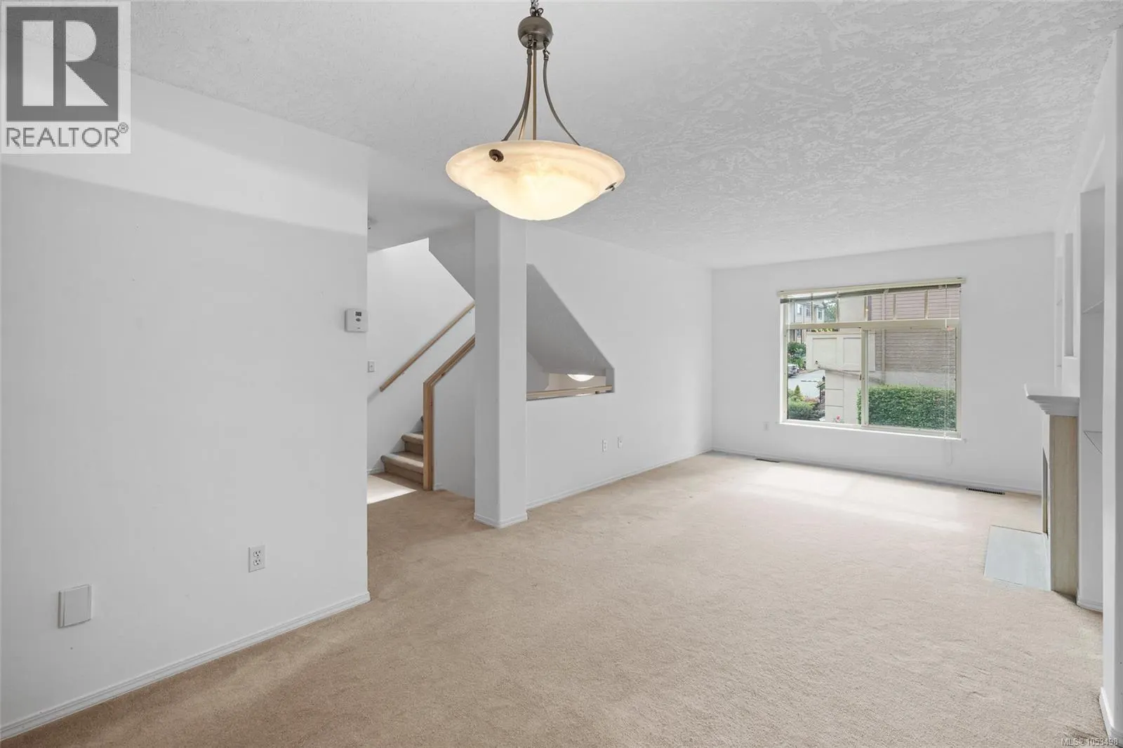 403 288 Eltham Rd