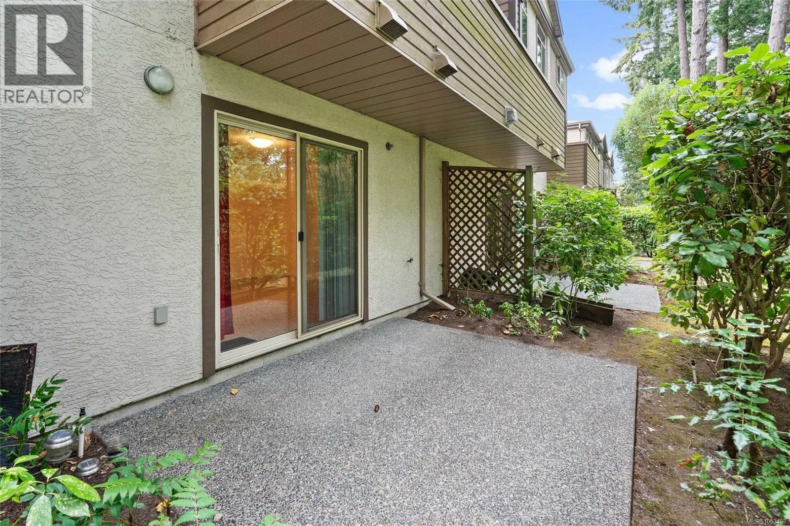 403 288 Eltham Rd