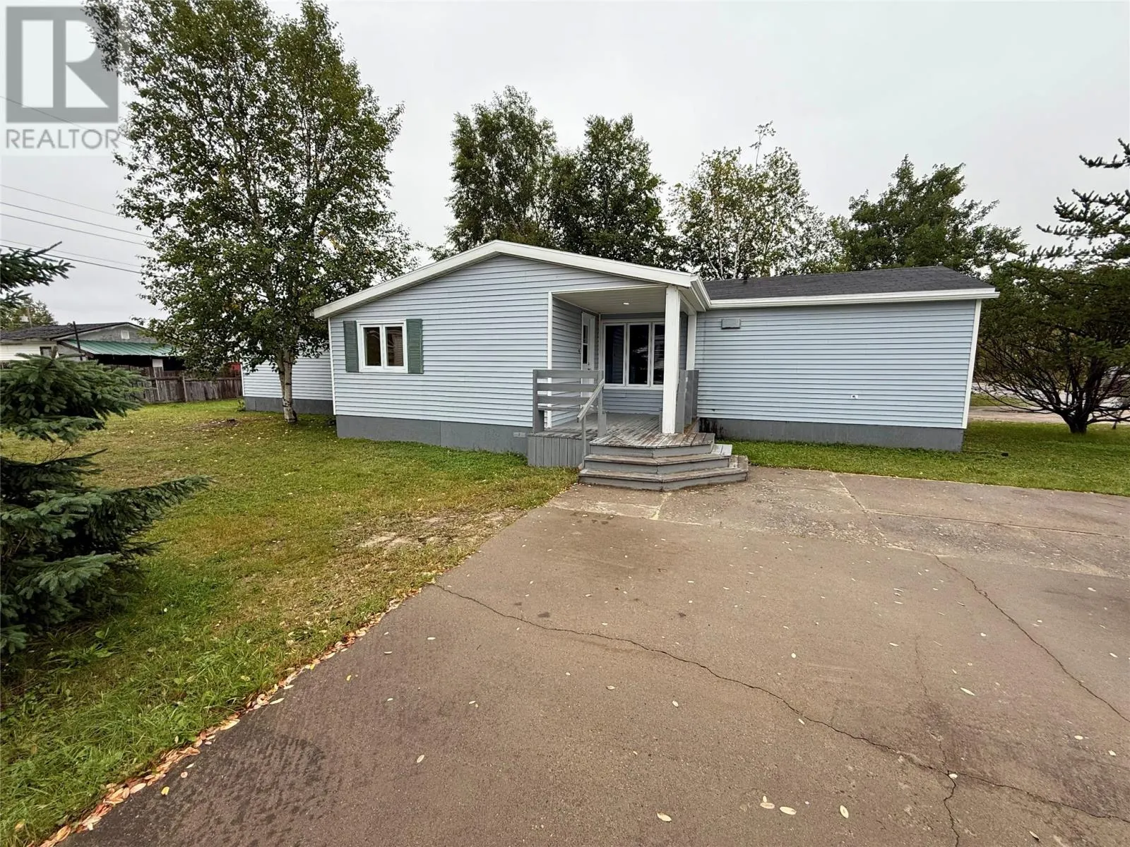 51 Davis Crescent