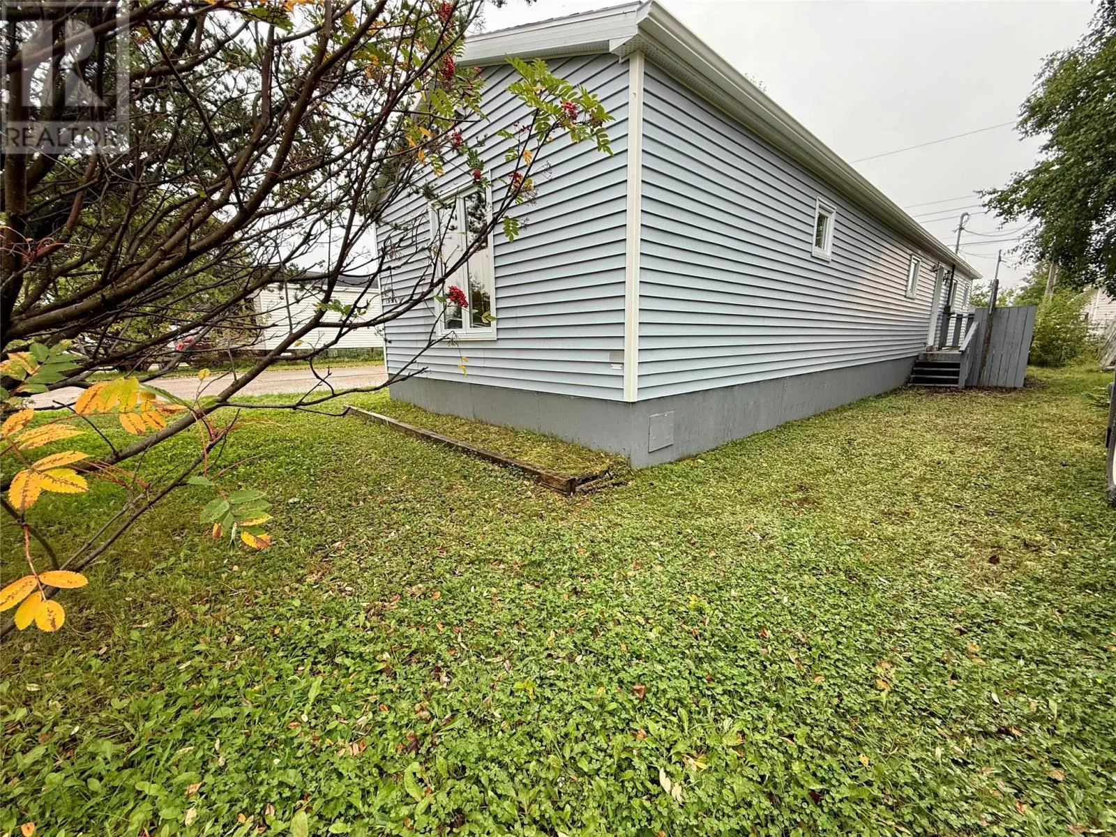 51 Davis Crescent