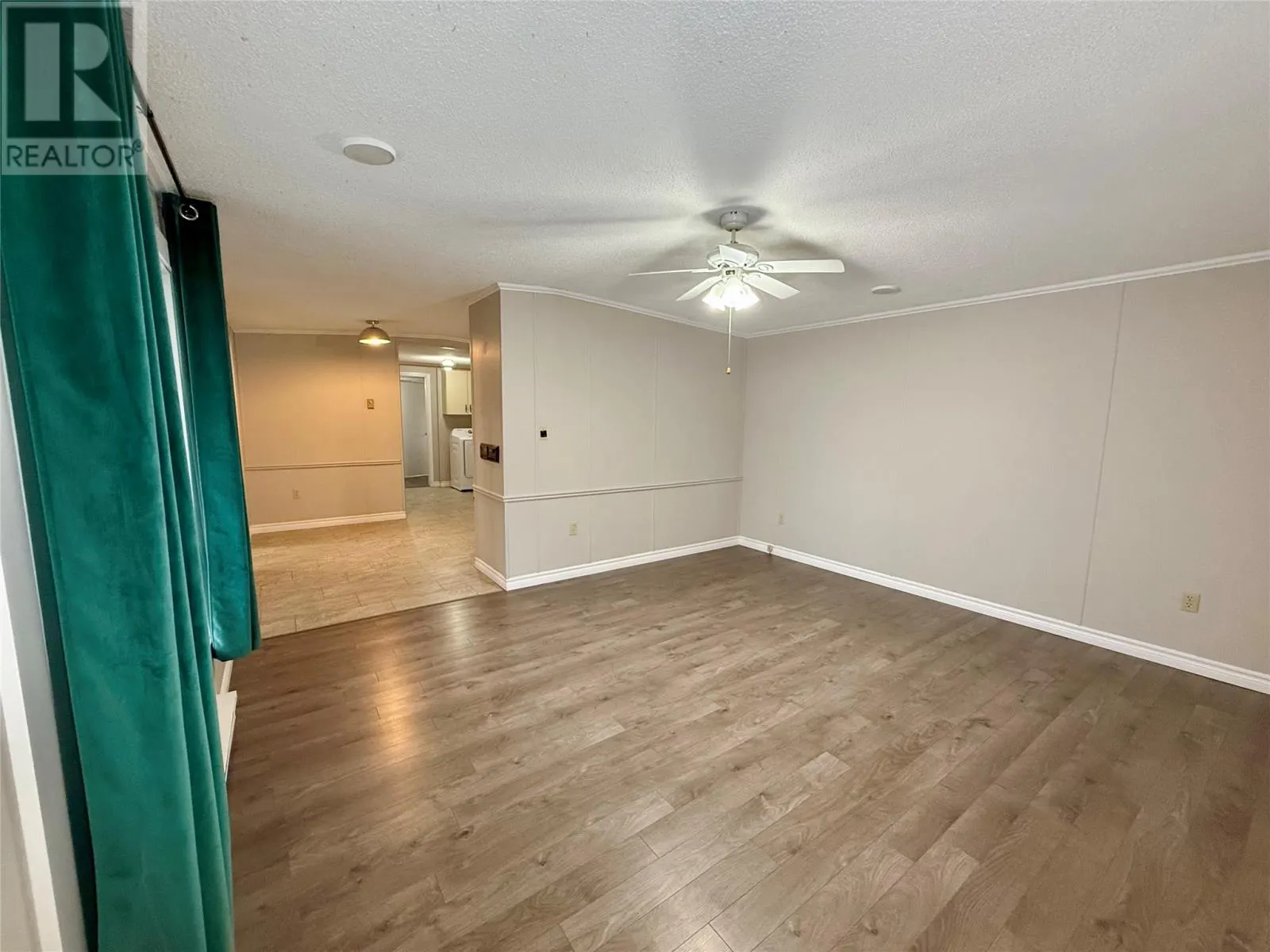 51 Davis Crescent