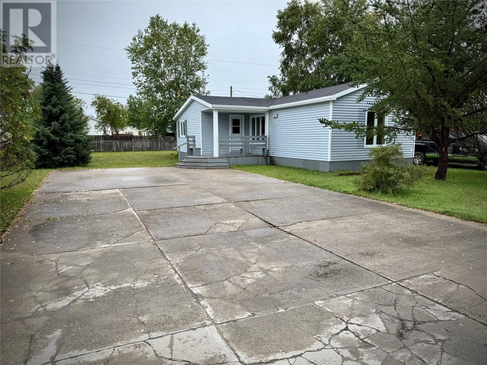 51 Davis Crescent