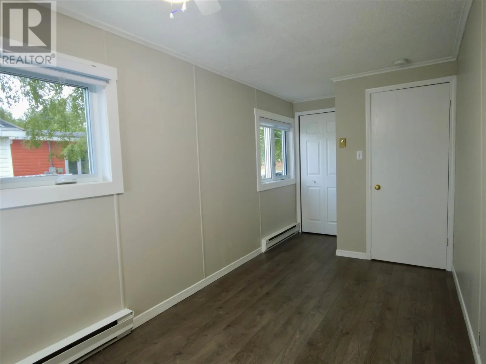 51 Davis Crescent