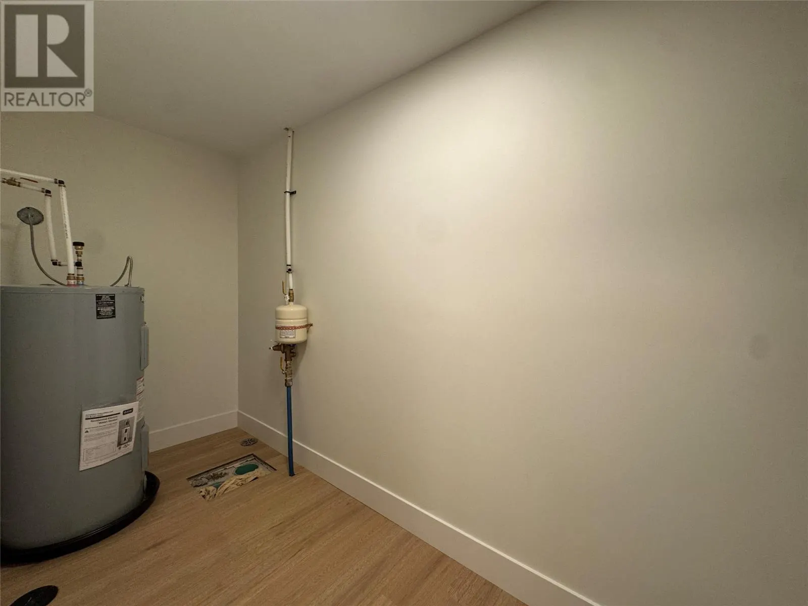 12 Reddley Place