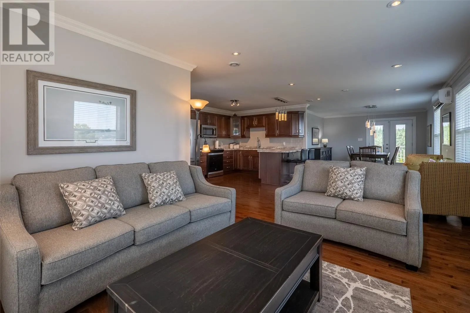 11 Evergreen Place