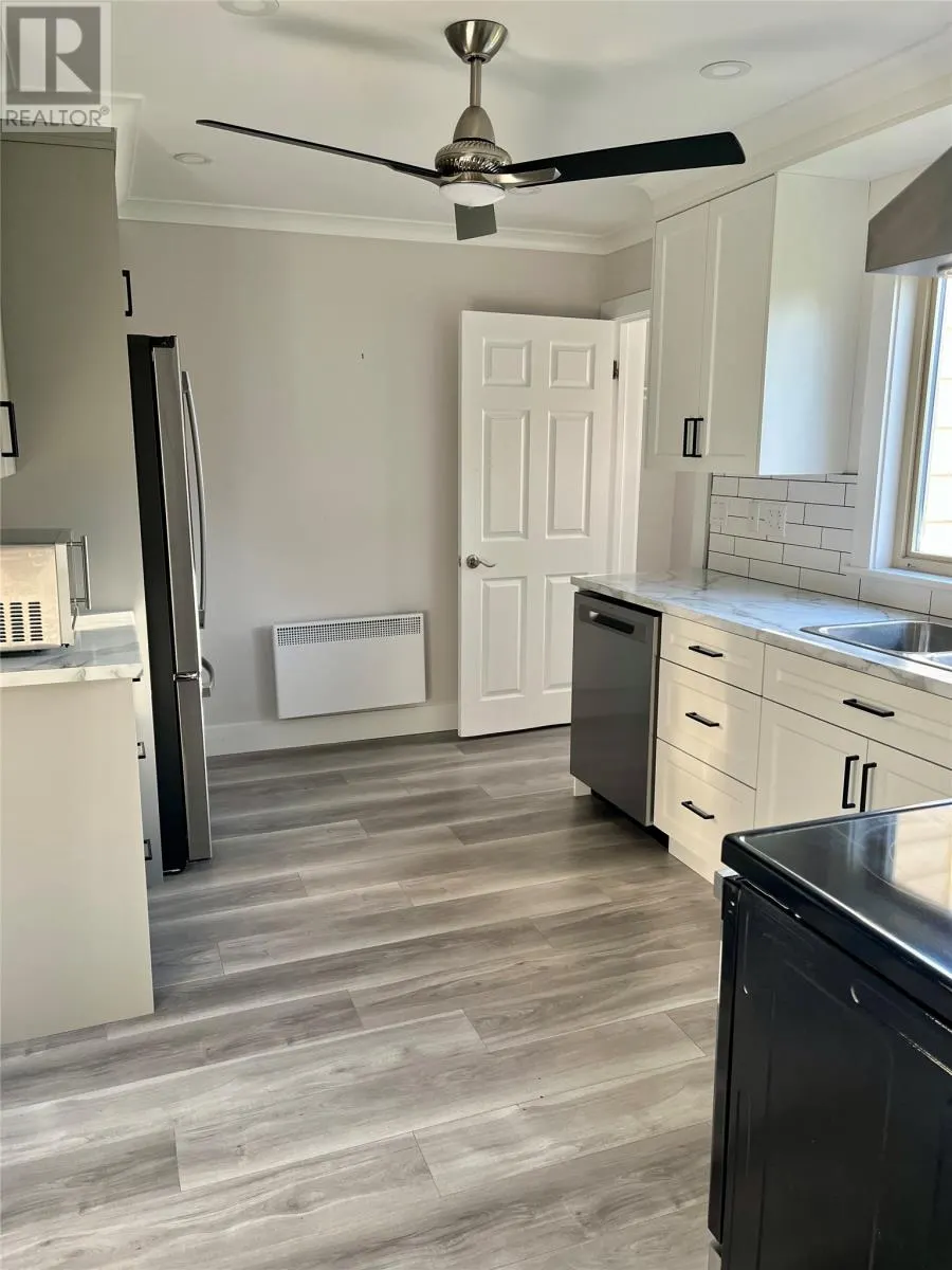 10 Pine Avenue Unit#5, #5