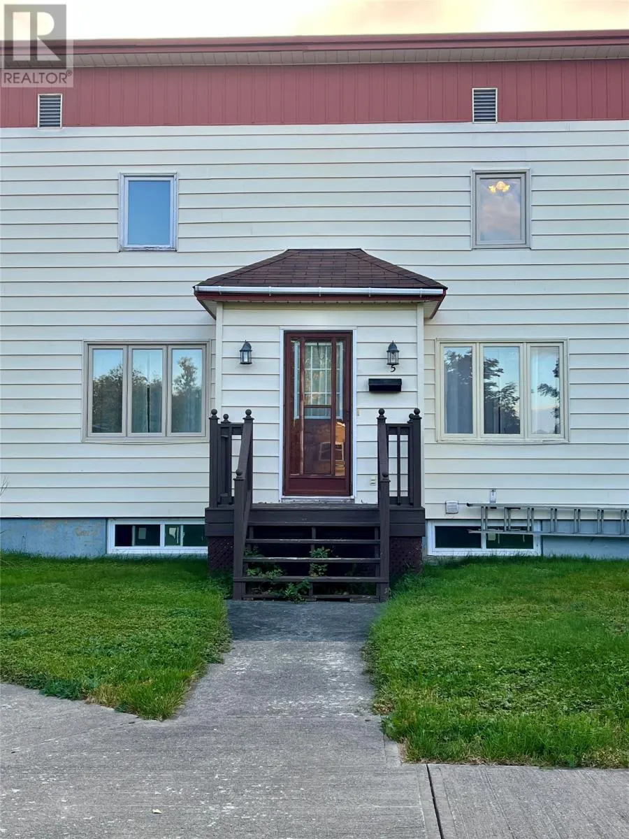 10 Pine Avenue Unit#5, #5