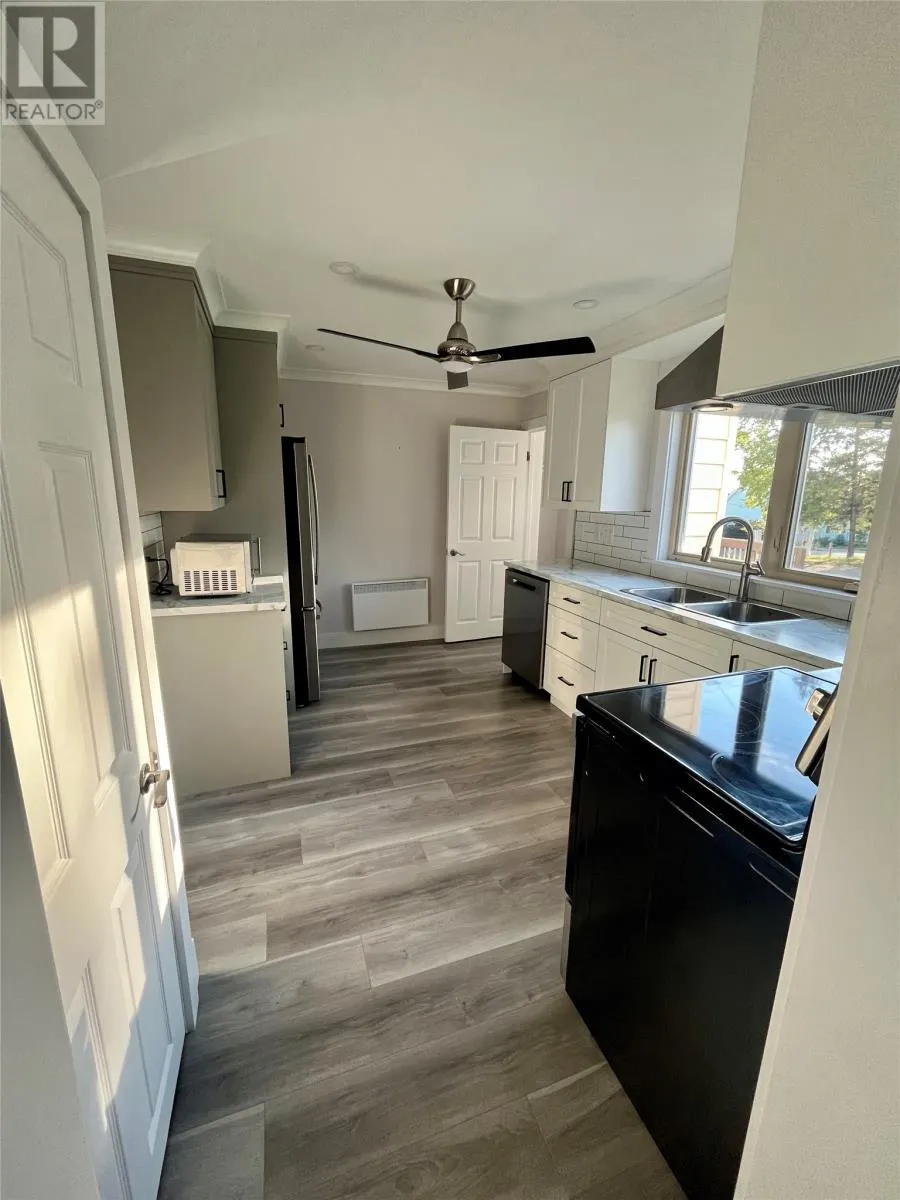 10 Pine Avenue Unit#5, #5