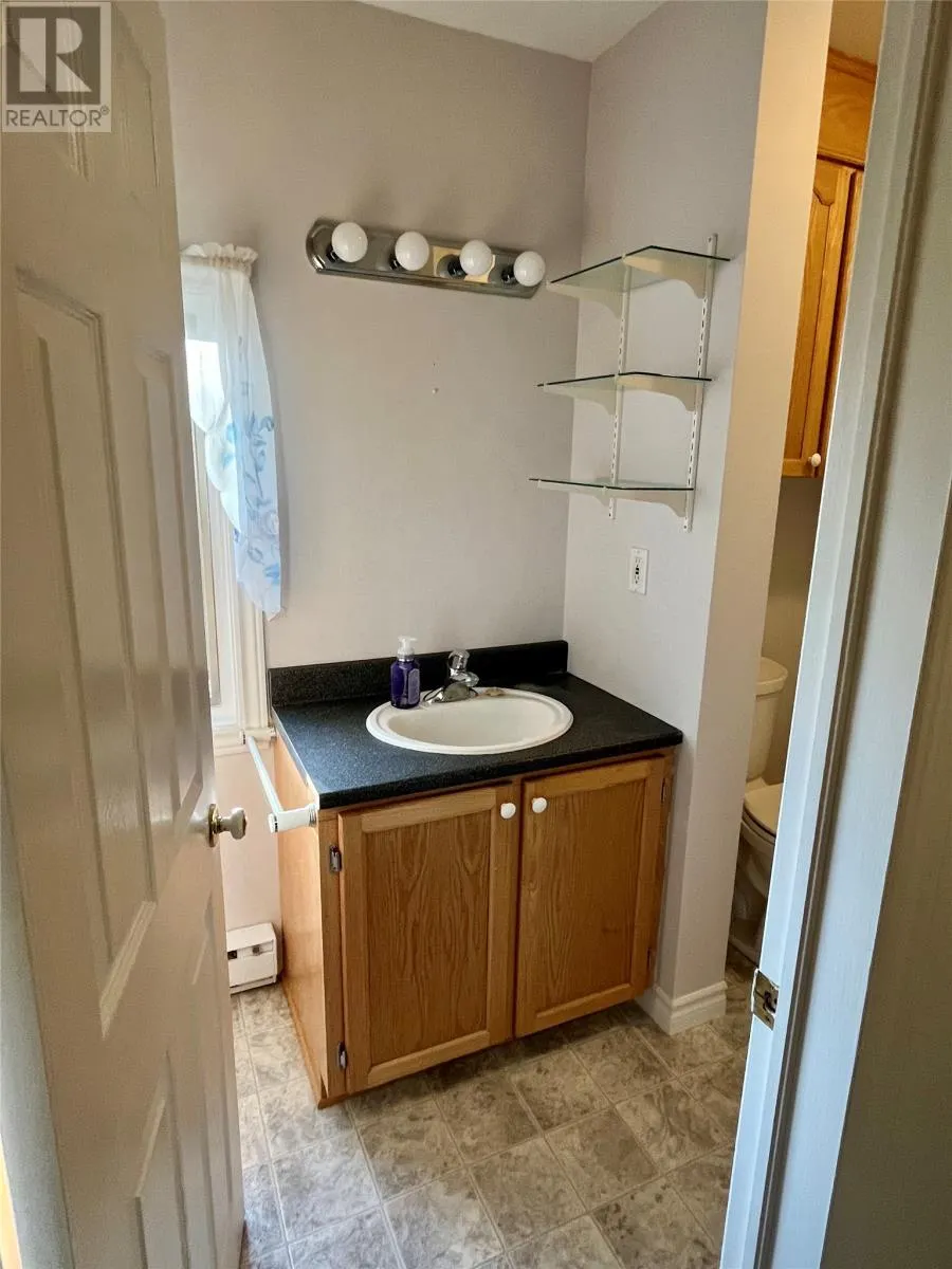 10 Pine Avenue Unit#5, #5