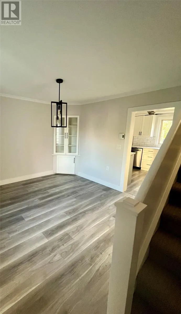 10 Pine Avenue Unit#5, #5