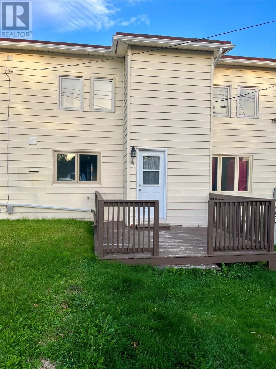 10 Pine Avenue Unit#5, #5