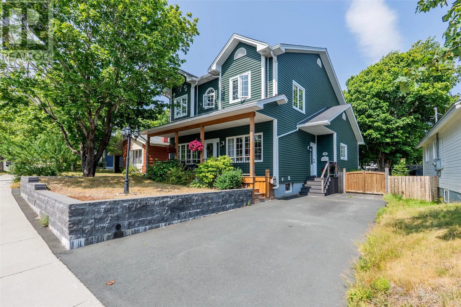 10 Conway Crescent
