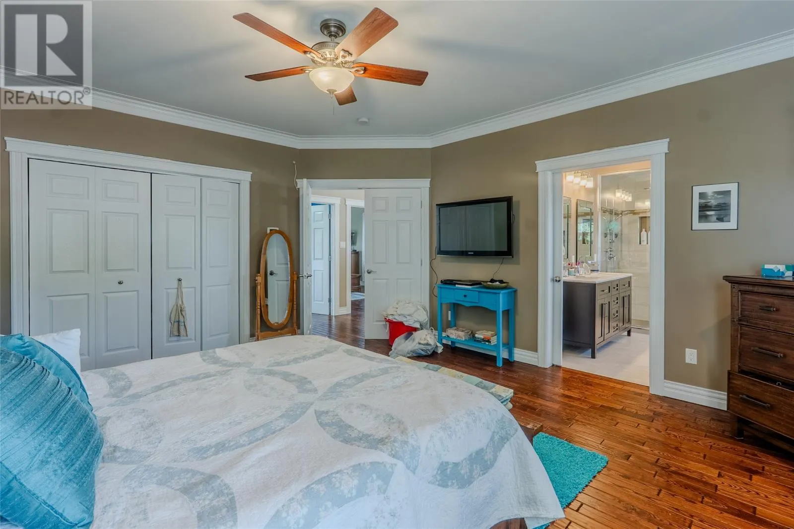 10 Conway Crescent