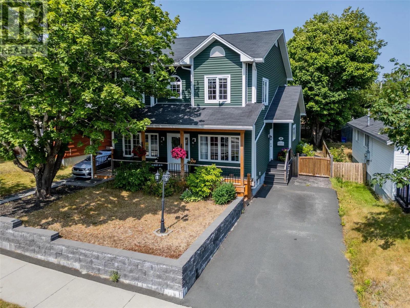 10 Conway Crescent