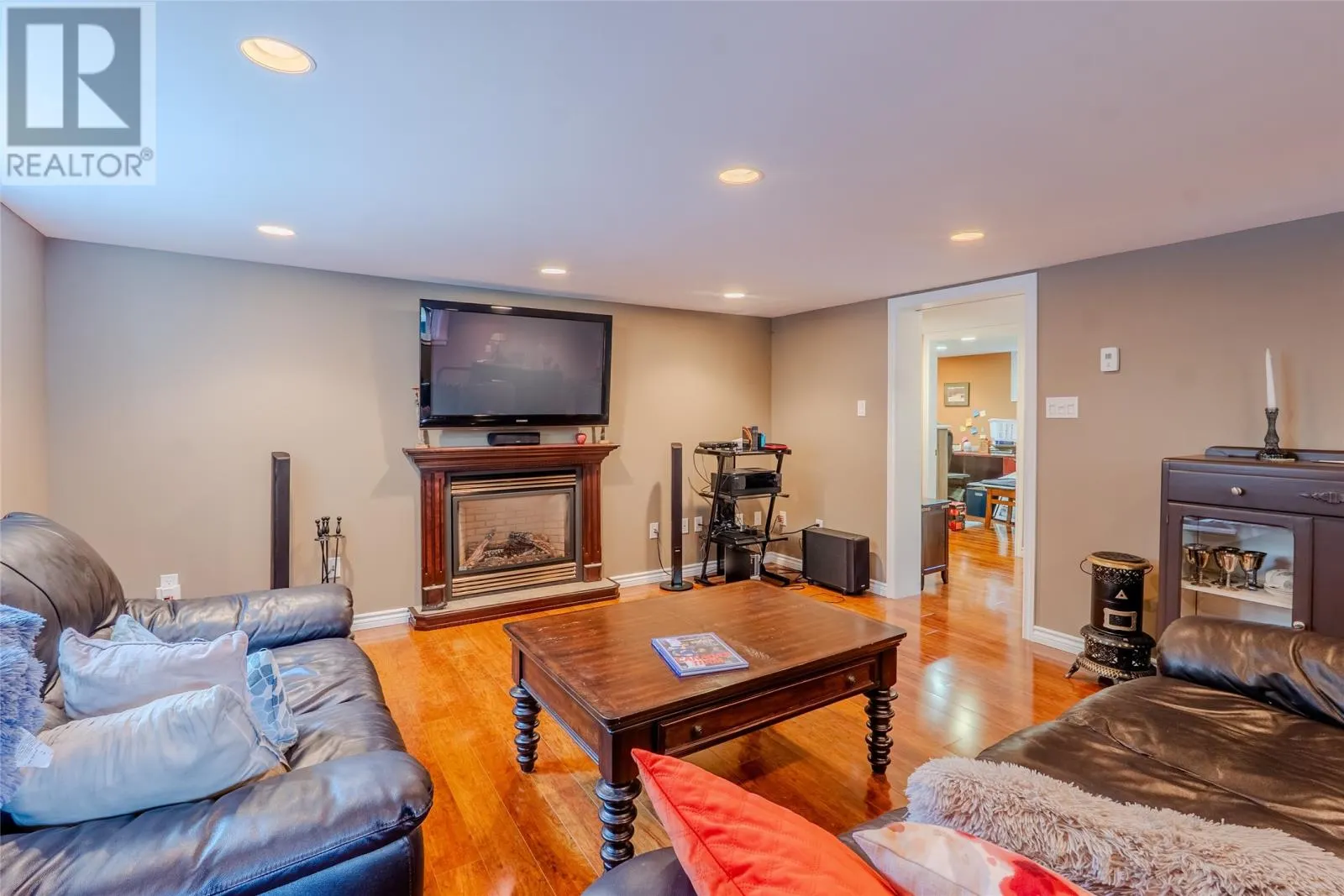 10 Conway Crescent