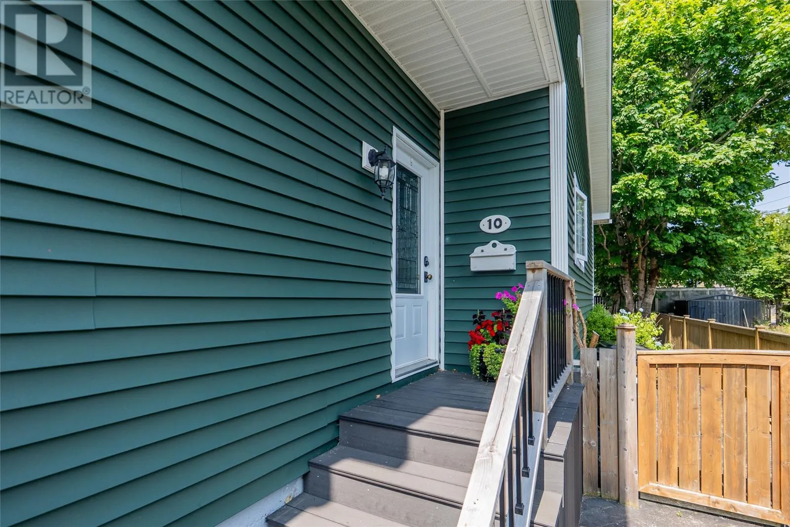 10 Conway Crescent