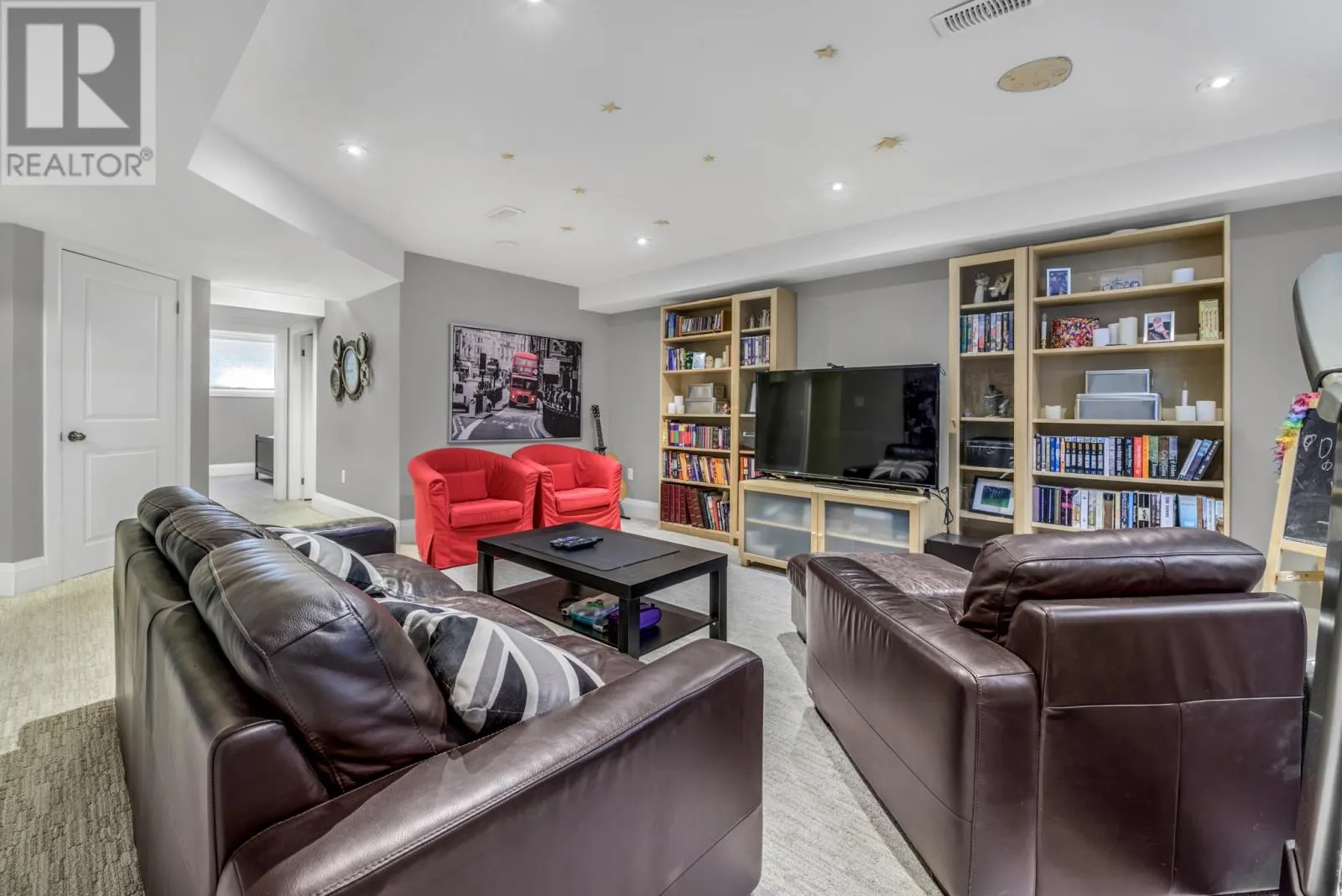 22 Sequoia Drive