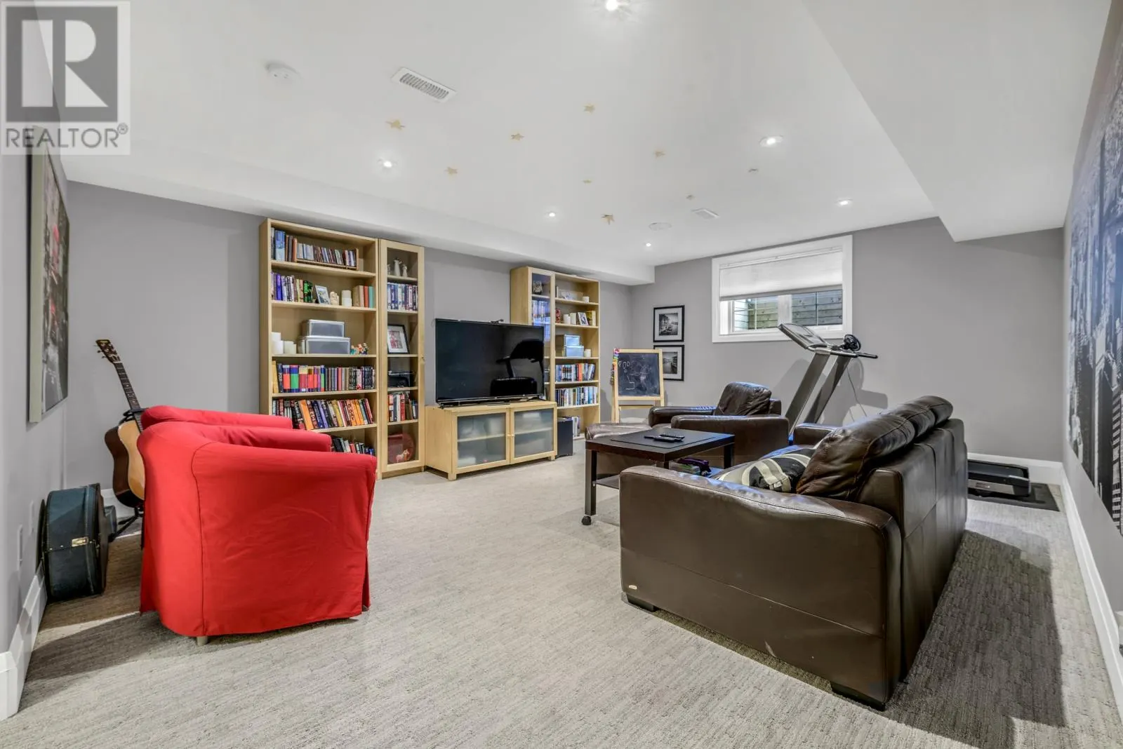 22 Sequoia Drive