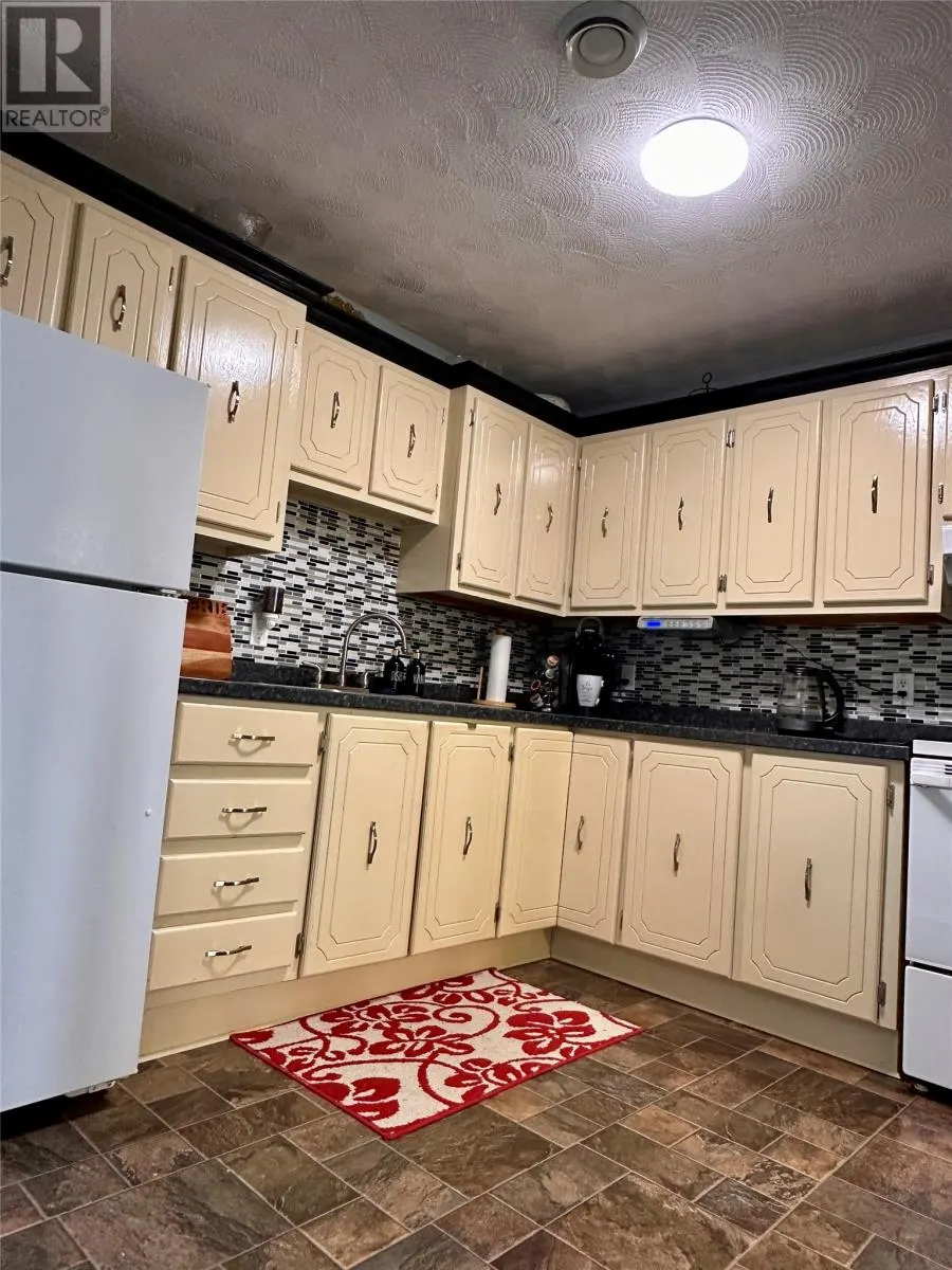 28-32 Holletts Road