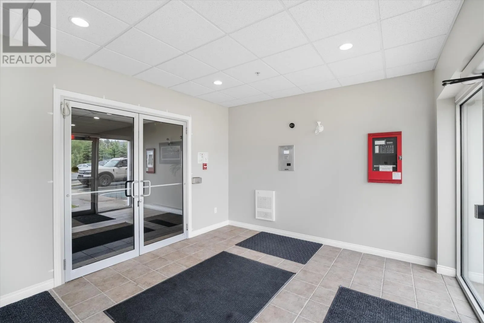 1 ROOSEVELT Avenue Unit#302, #302
