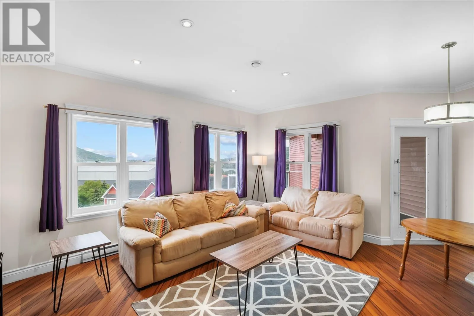 1 ROOSEVELT Avenue Unit#302, #302